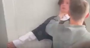 В Турочаке школьника будут судить по громкому делу о вымогательстве В Турочаке подростка будут судить по громкому делу о вымогательстве