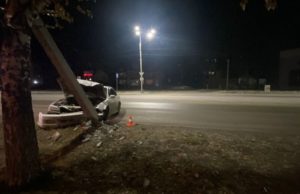Ночное ДТП в Горно-Алтайске: иномарка врезалась в опору ЛЭП Ночное ДТП в Горно-Алтайске: иномарка врезалась в опору ЛЭП