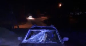 Молодая горожанка на иномарке врезалась в столб и забор