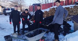 Студенты помогли многодетной семье участника спецоперации Студенты-волонтеры помогли многодетной семье участника СВО