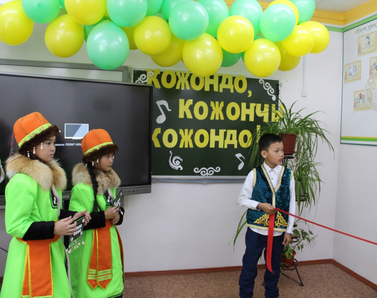 Кабинеты алтайского и казахского языков открыли в Ташанте 