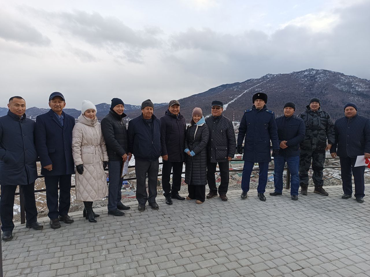В Усть-Кане открыли смотровую площадку на горе Каскак туу