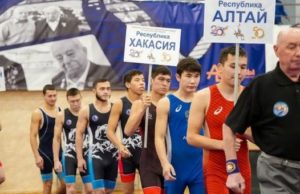 Лазарь Самойлов стал призером чемпионата Сибири по спортивной борьбе Лазарь Самойлов стал призером чемпионата СФО по спортивной борьбе
