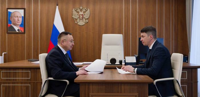 Антон Черников рассказал о строительстве в республике главе Минстроя РФ
