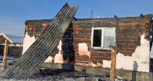 В Улагане сгорел дом, где жила семья участника спецоперации