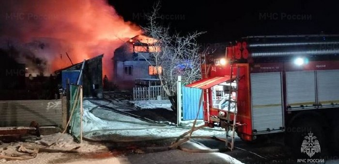 Крупный пожар произошел в Кызыл-Озеке