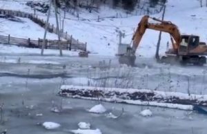 Ледяные пробки образовались на реках в Чемальском районе