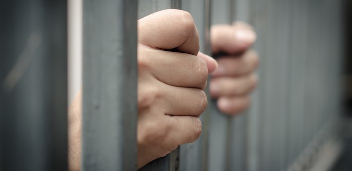В Горно-Алтайске пенсионер до смерти забил 68-летнего гостя