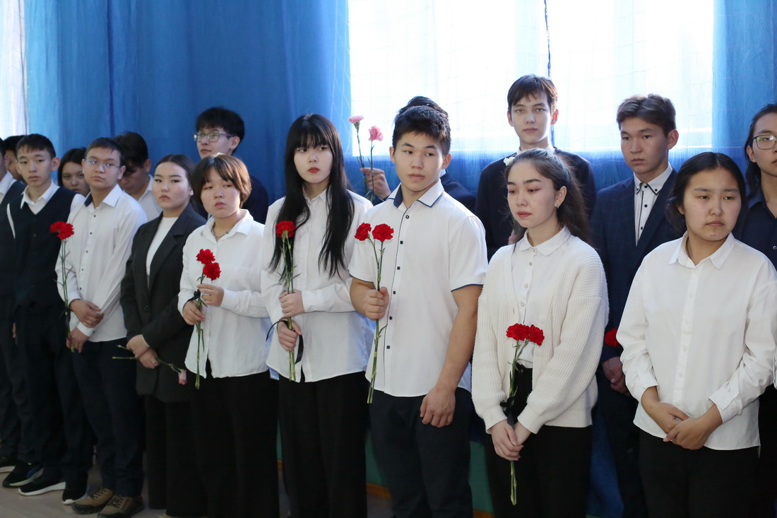 Мемориальные доски в память о погибших участниках спецоперации открыли в Горно-Алтайске