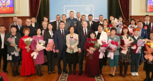 В День Конституции жителям Республики Алтай вручили государственные награды