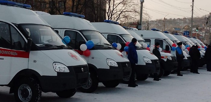 Районные больницы получили автомобили скорой помощи