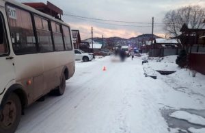 В Алферово автобус насмерть сбил мальчика, катавшегося на ледянке В Алферово автобус насмерть сбил мальчика, катавшегося на ледянке