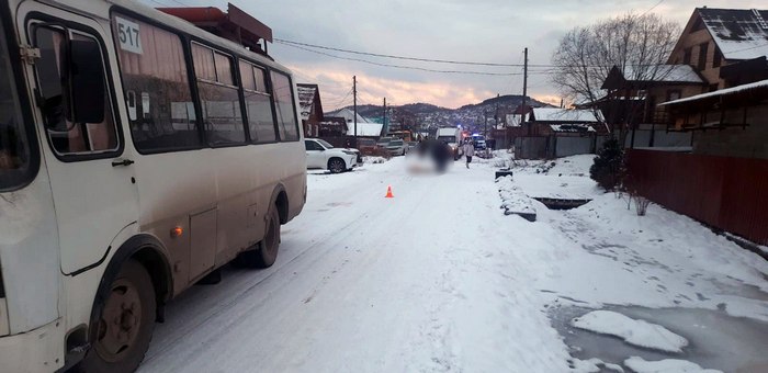 В Алферово автобус насмерть сбил мальчика, катавшегося на ледянке