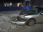 В Горно-Алтайске женщина на «Ниссане» врезалась в опору ЛЭП