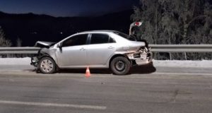 Сельчанка на «Тойоте» врезалась в отбойник по пути в Соузгу Сельчанка на «Тойоте» врезалась в отбойник по пути в Соузгу