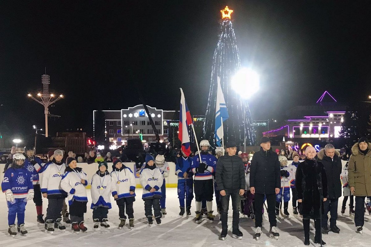 На центральной площади открыли каток «Тошто» 