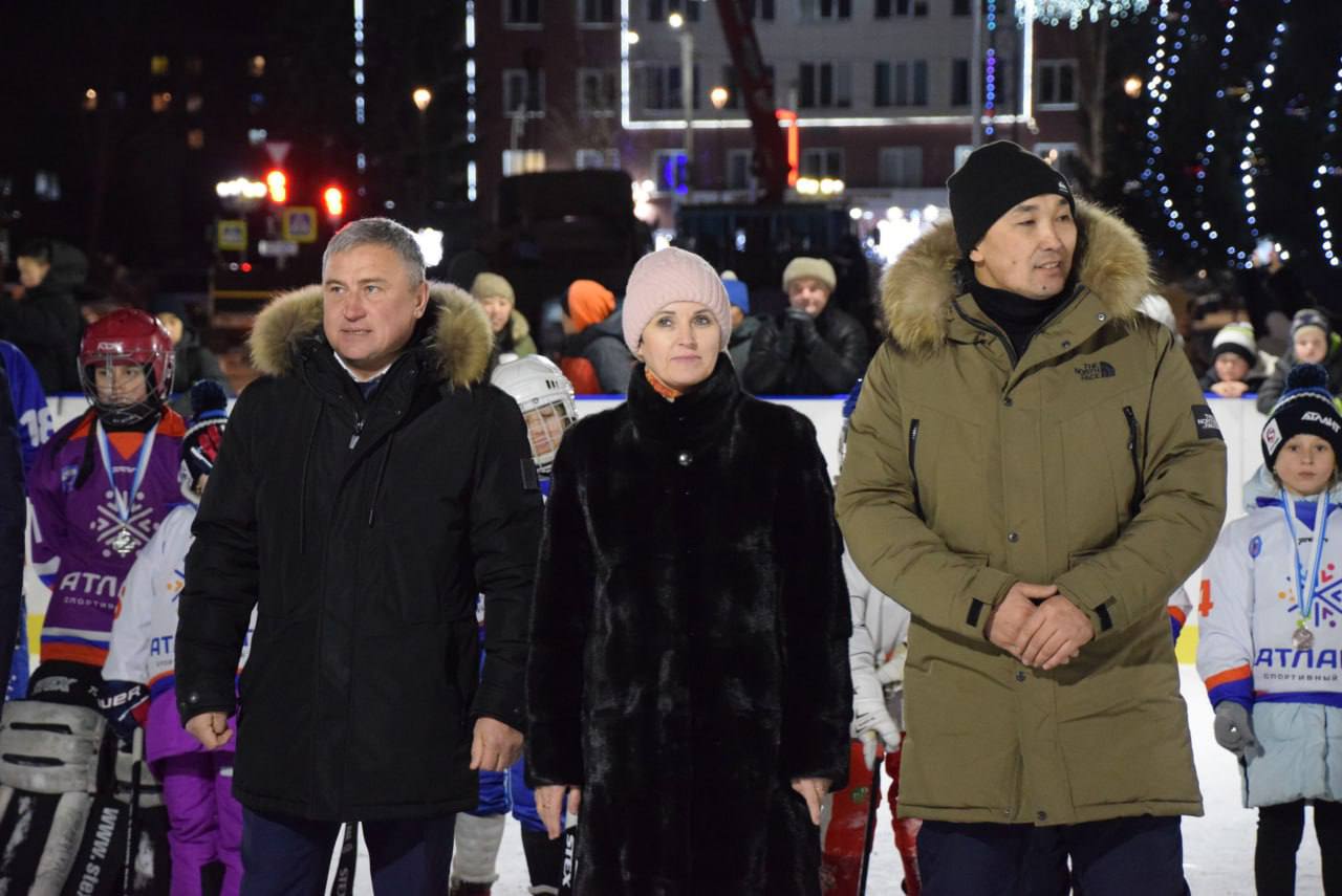 На центральной площади открыли каток «Тошто» 