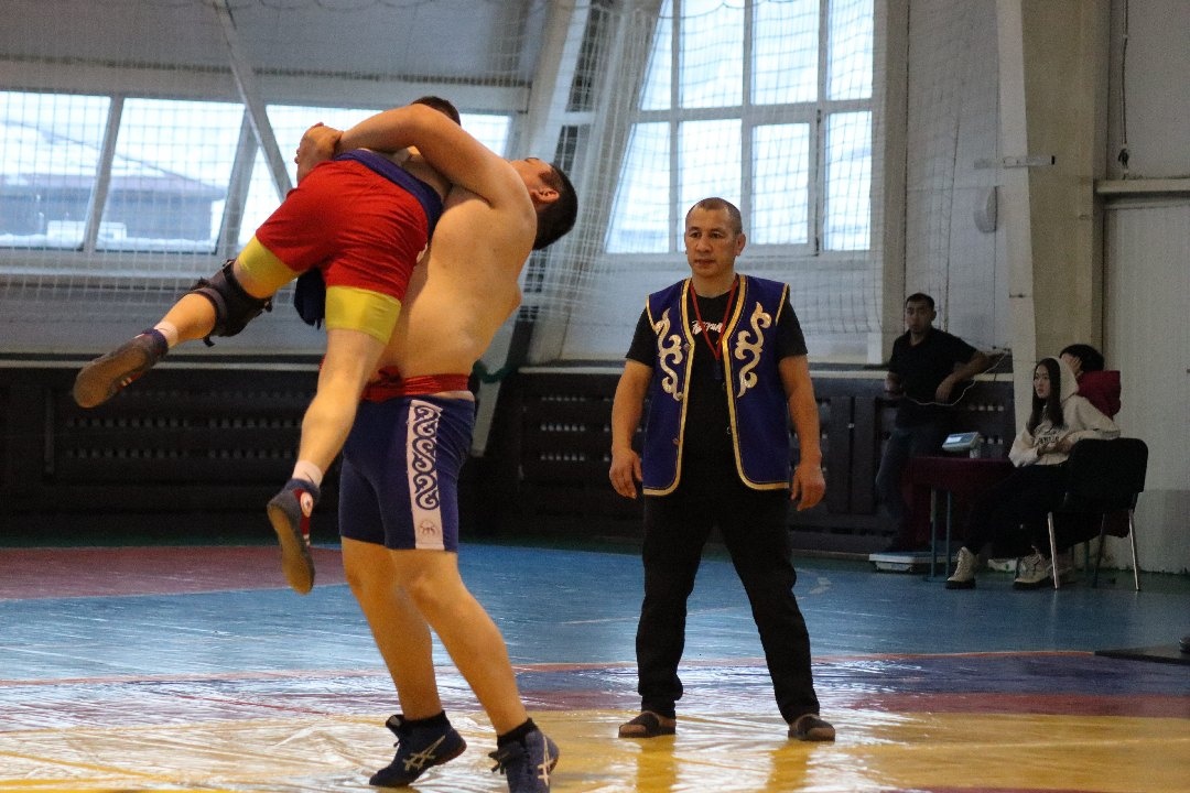 В Онгудае прошел республиканский чемпионат по борьбе «Алтай куреш»