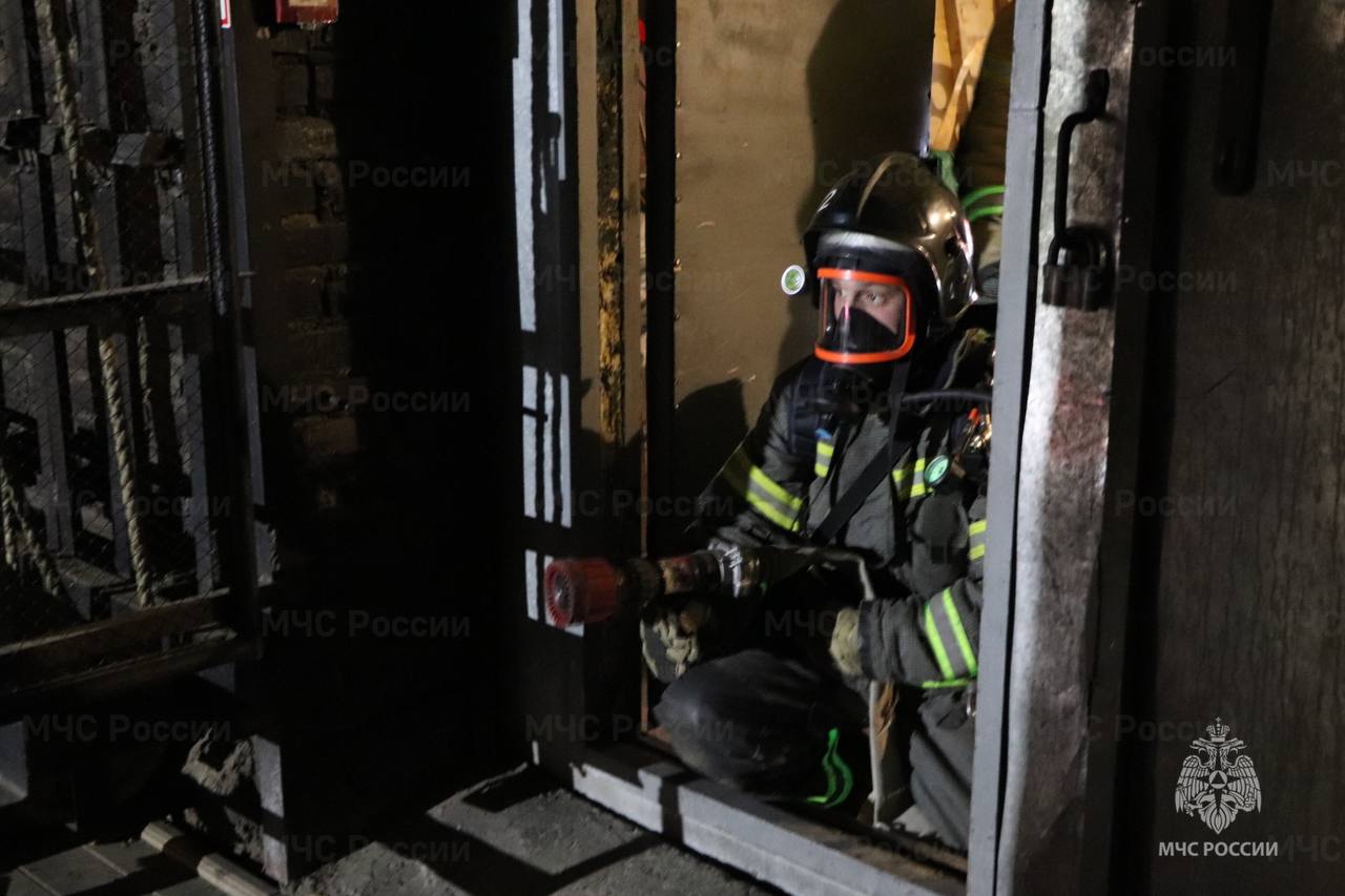 «Возгорание на сцене»: в драмтеатре прошли пожарно-тактические учения 