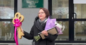 Обновленную школу, стадион и «умную» спортплощадку открыли в Чемале