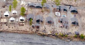 Власти требуют снести незаконные строения на 30 участках у берега Катуни