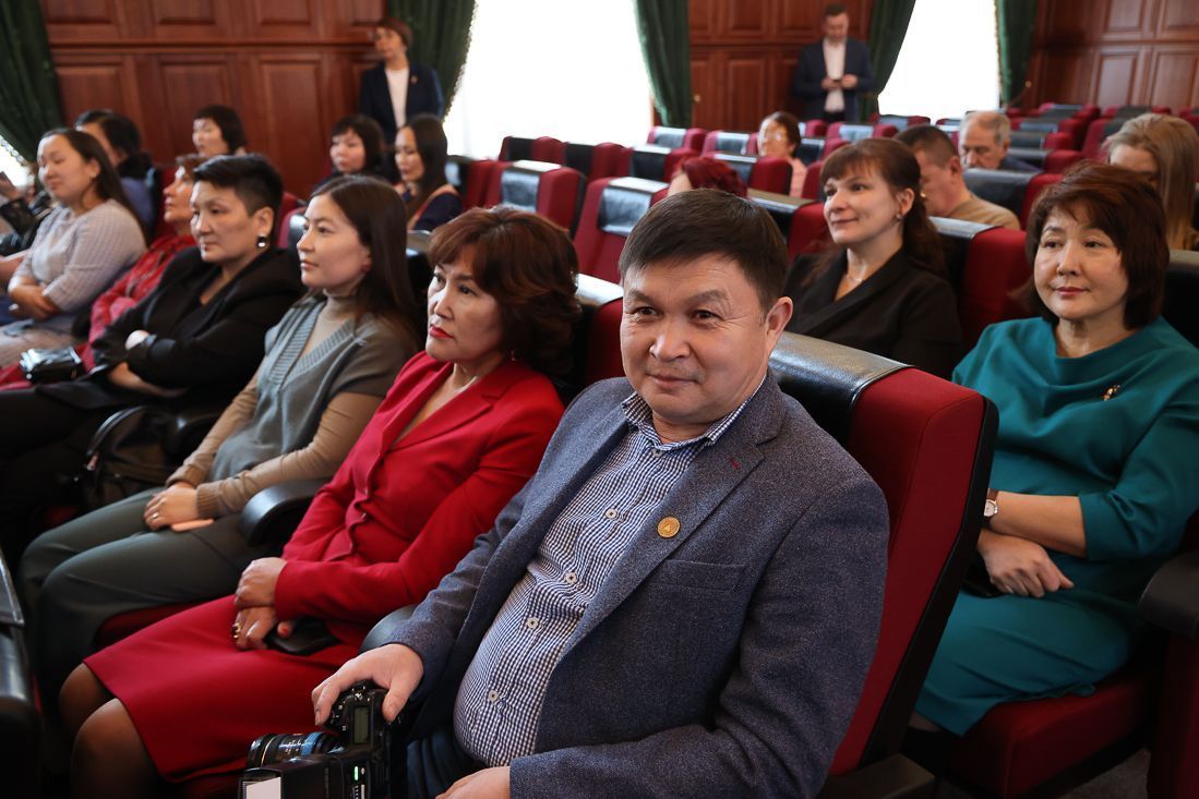 В Республике Алтай наградили сотрудников СМИ 