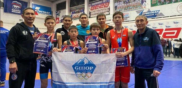 Спортсмены с Алтая прошли отбор на первенство России по греко-римской борьбе