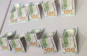 Иностранцы пытались подкупить таможенника в Республике Алтай Иностранцы пытались подкупить таможенника в Республике Алтай
