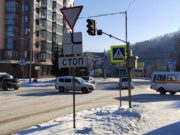 В Горно-Алтайске из-за ДТП сломался светофор на оживленном перекрестке В Горно-Алтайске из-за ДТП сломался светофор на оживленном перекрестке