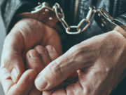 В Чемальском районе полицейский открыл огонь по дебоширу В Чемальском районе полицейский открыл огонь по дебоширу с ножом
