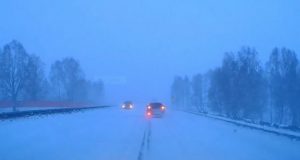 Штормовое предупреждение объявлено из-за метели и сильного ветра Штормовое предупреждение объявлено из-за метели и сильного ветра