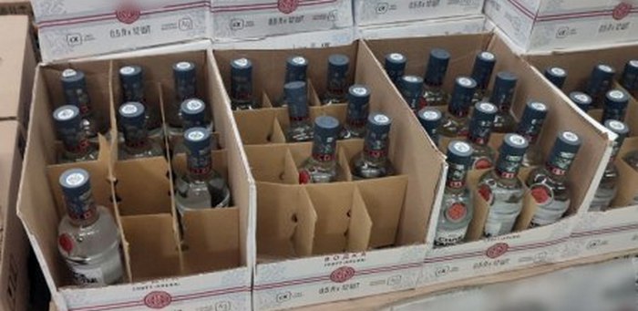 Полиция изъяла из незаконного оборота более 2 тыс. литров контрафактного спиртного