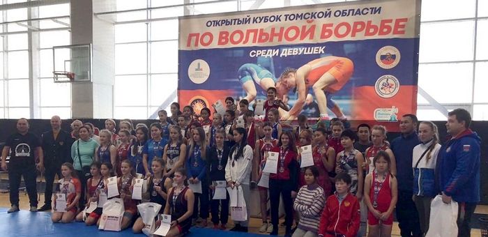 Чойские спортсменки стали призерами соревнований по вольной борьбе