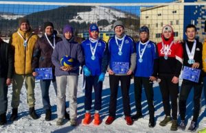 Республиканский чемпионат по волейболу на снегу прошел в Горно-Алтайске Республиканский чемпионат по волейболу на снегу прошел в Горно-Алтайске