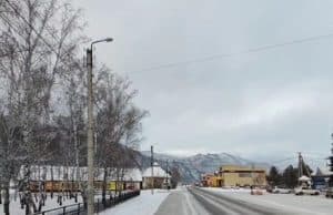Центральная дорога в Чемале будет освещена полностью Центральная дорога в Чемале будет освещена полностью