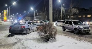 Toyota и Honda столкнулись в Горно-Алтайске Toyota и Honda столкнулись в Горно-Алтайске