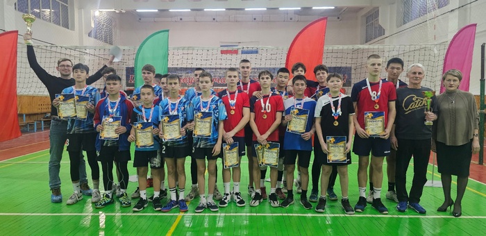 На Алтае прошло региональное первенство по волейболу среди юношей
