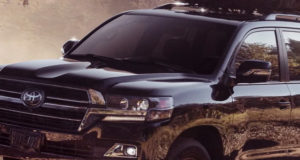 Приятели хотели спасти от приставов Land Cruiser. Но безуспешно Приятели хотели спасти от приставов Land Cruiser. Но безуспешно