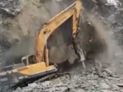 ЧП на Аскатском боме: из-за обвала скалы едва не погиб дорожный рабочий