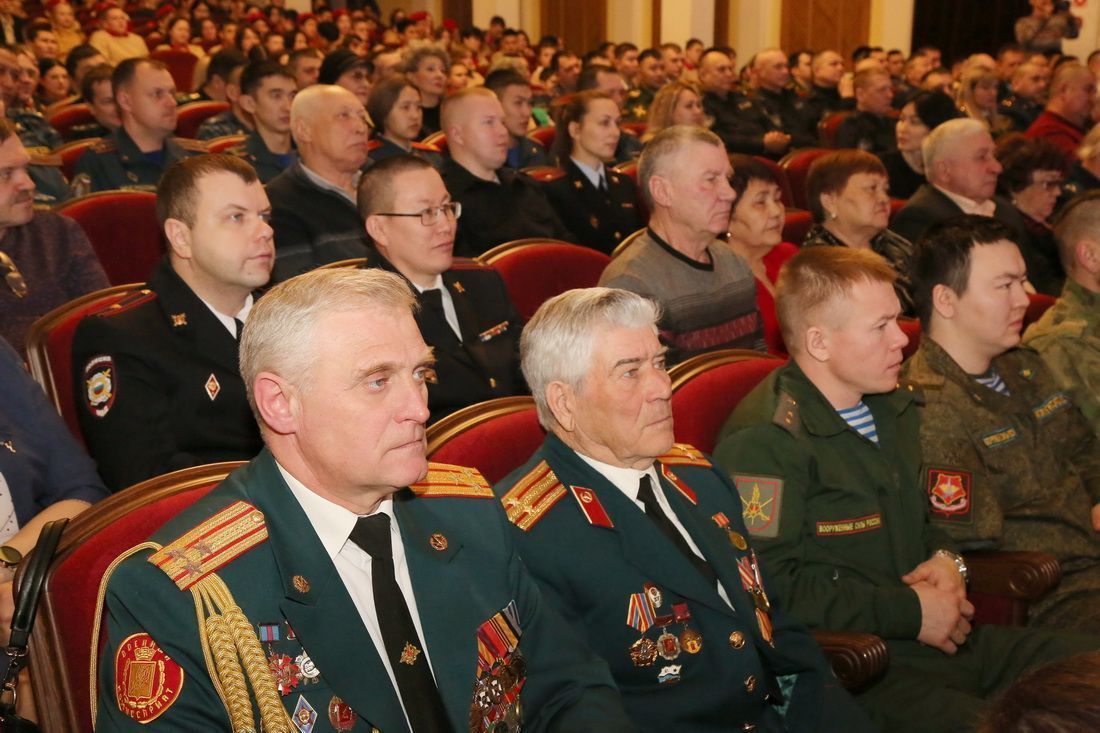 В Республике Алтай чествуют защитников Отечества 