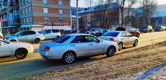 В столкновении двух иномарок в Горно-Алтайске пострадала молодая женщина