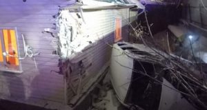 В Горно-Алтайске иномарка врезалась в дом