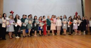 В Горно-Алтайске наградили учителя и воспитателя года