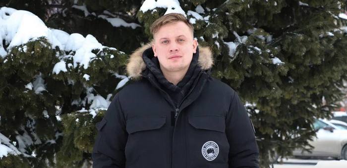 В Горно-Алтайске соседи спасли из огня пожилого мужчину