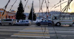 Массовое ДТП с автобусом произошло в Горно-Алтайске