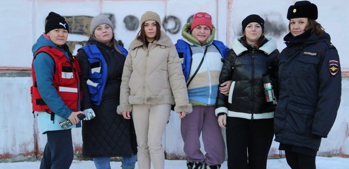 В Горно-Алтайске волонтеры и полиция закрашивают противозаконные надписи