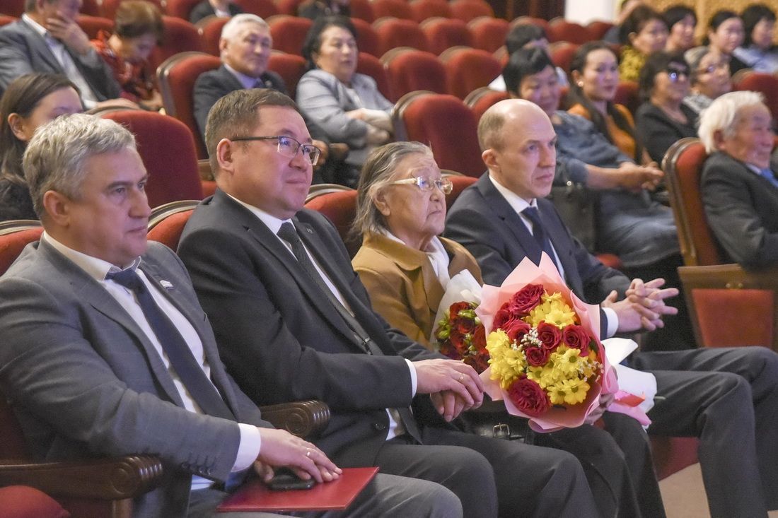 Литературный вечер памяти Эркемена Палкина прошел в Горно-Алтайске