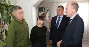 Олег Хорохордин в Онгудае встретился с семьей участника СВО