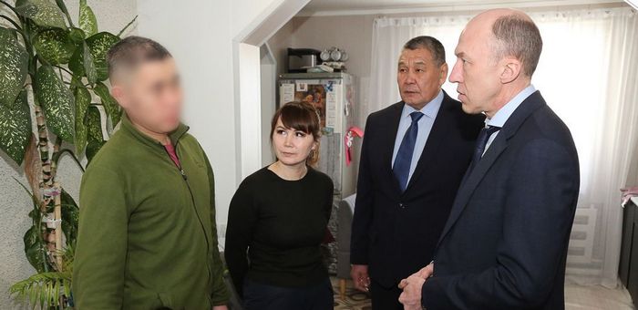 Олег Хорохордин в Онгудае встретился с семьей участника СВО