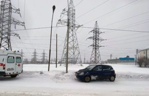 В Майме горожанка на «Тойоте» врезалась в опору ЛЭП